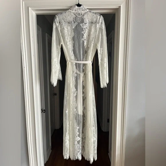 Long Ivory Lace Robe with Tie Belt - Picture 2 of 6